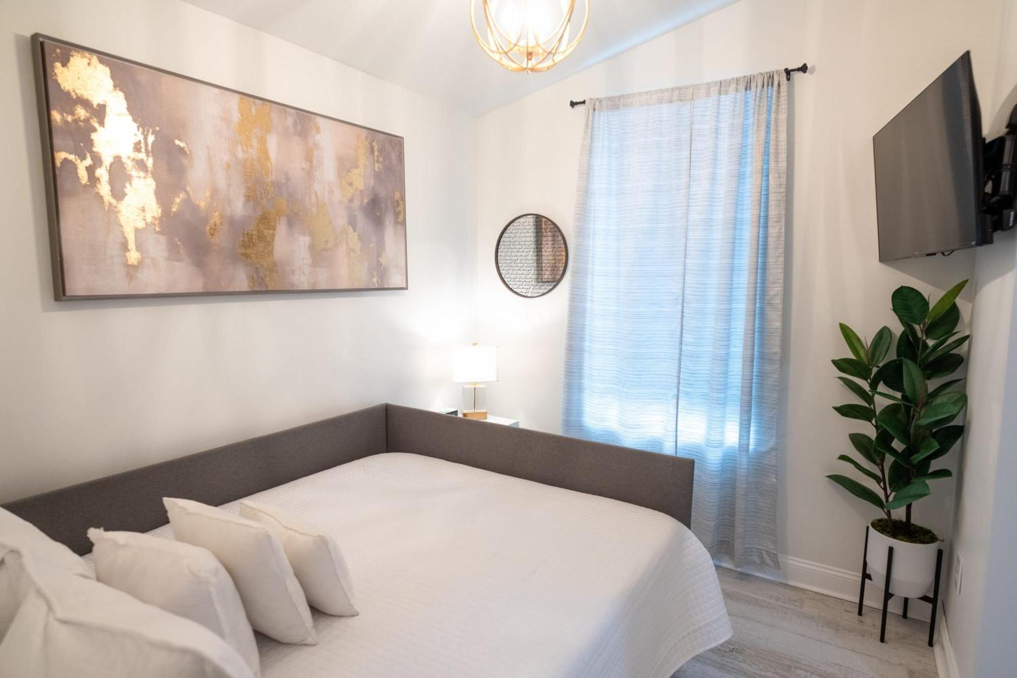 Esplanade Magic 5 Just Minutes By Uber Or Car To French Quarter And 5 Mins From Superdome Holiday home *