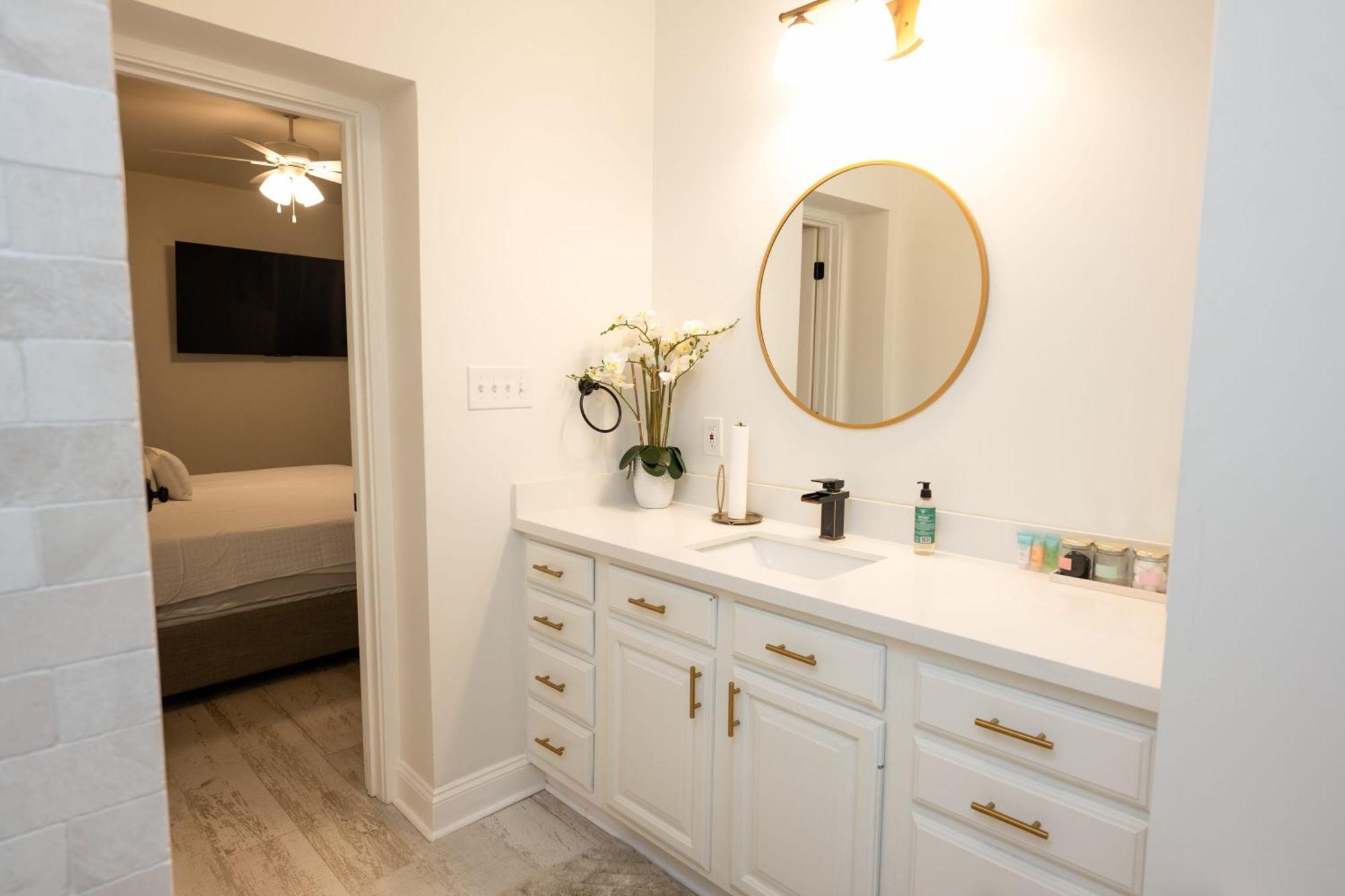 Esplanade Magic 5 Just Minutes By Uber Or Car To French Quarter And 5 Mins From Superdome Holiday home *