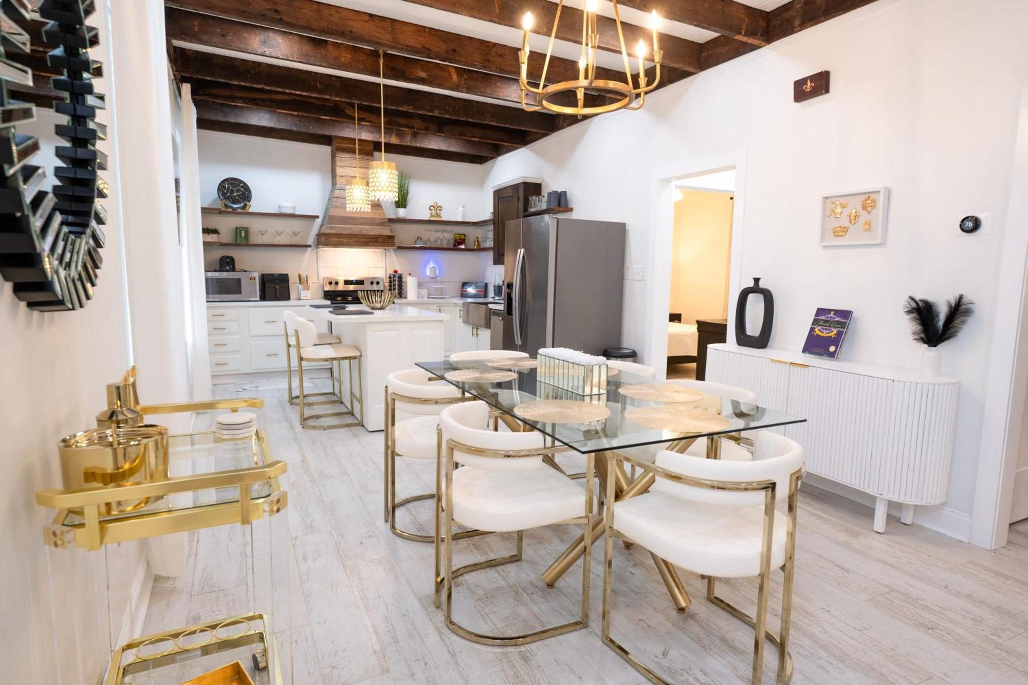 Esplanade Magic 5 Just Minutes By Uber Or Car To French Quarter And 5 Mins From Superdome Holiday home *