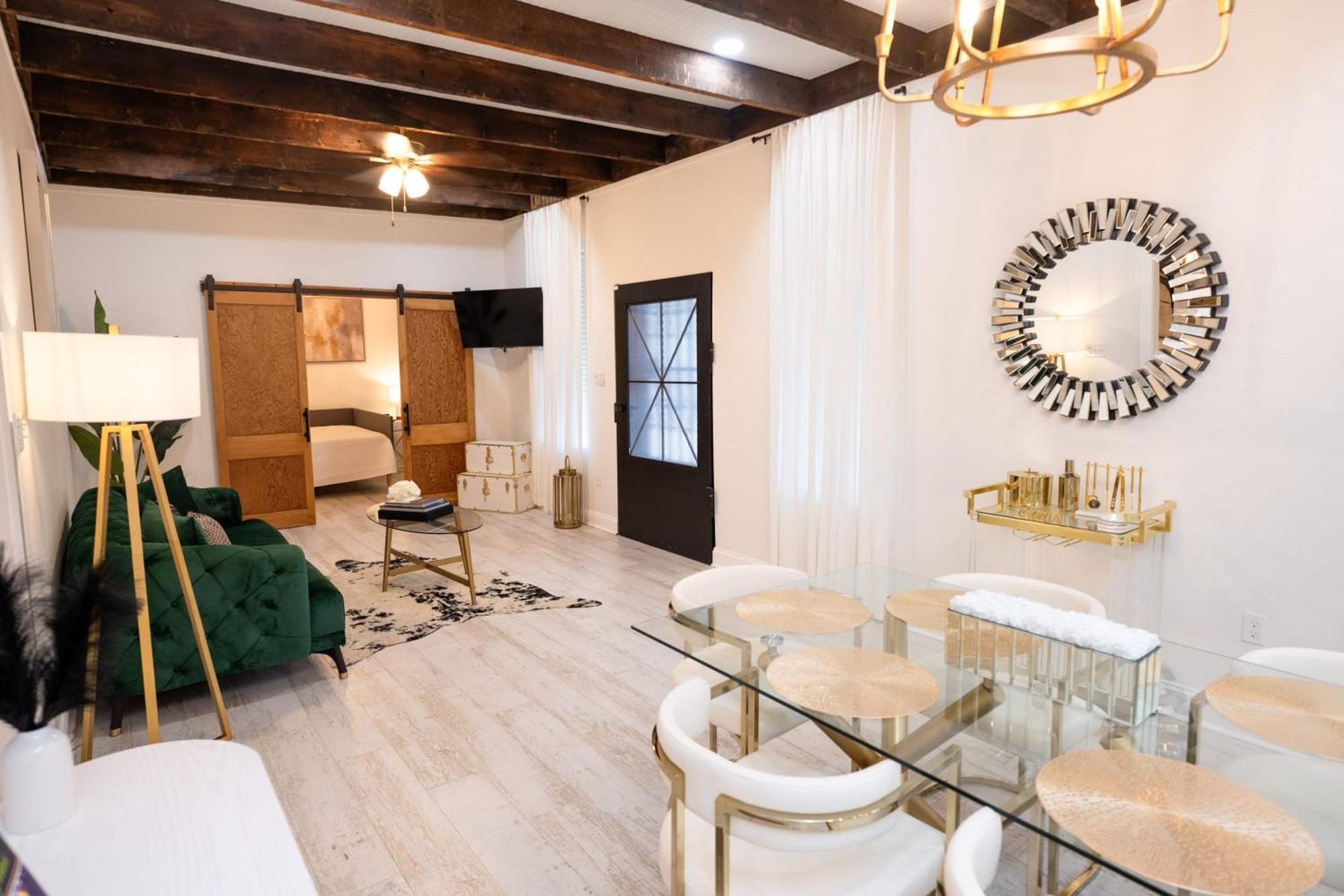 Esplanade Magic 5 Just Minutes By Uber Or Car To French Quarter And 5 Mins From Superdome Holiday home New Orleans